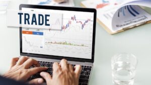 liste plateforme de trading pour débutants 2025