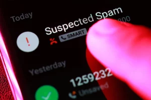 0677 spam : Qui se cache derrière ce numéro et comment l’éviter ?